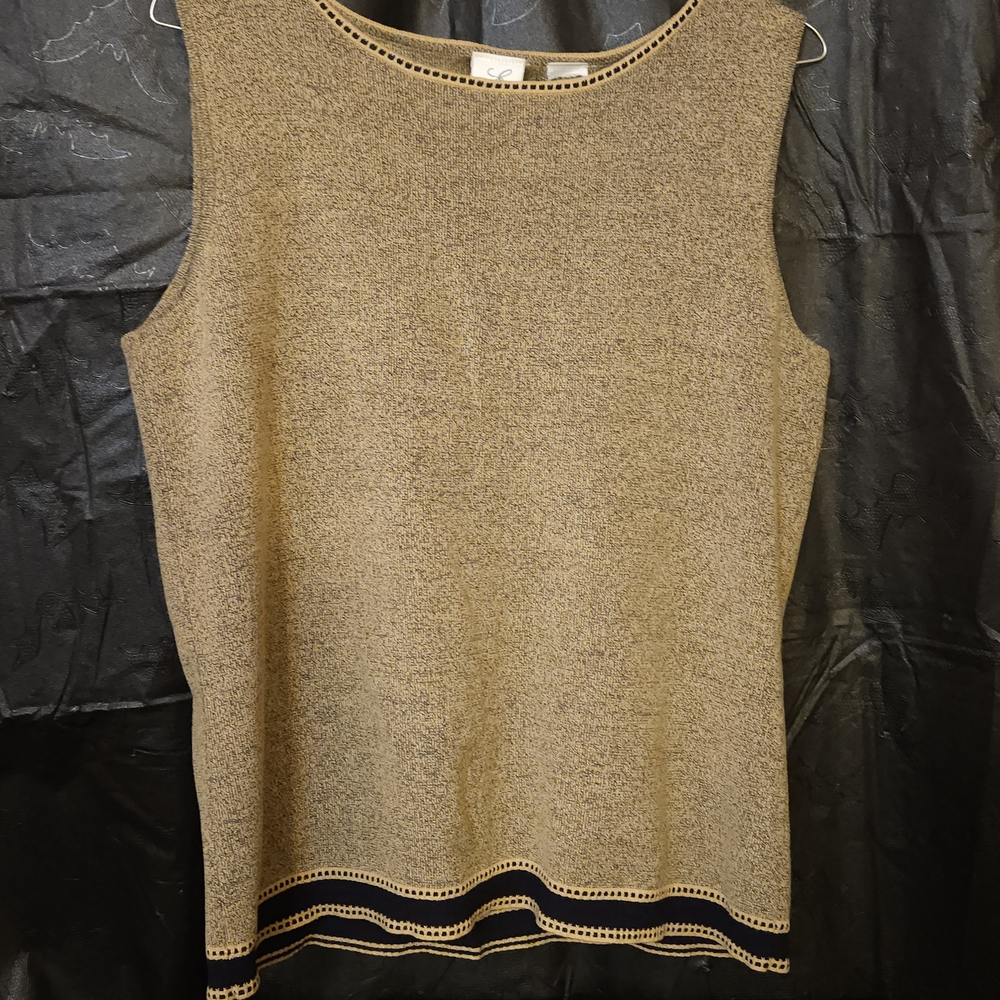Liz Claiborne Gold and Black Knit Top